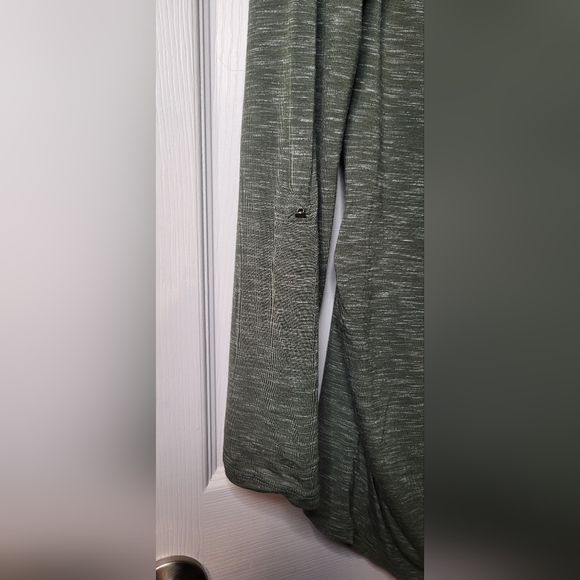 Thyme • Women's Maternity Long Sleeve Shirt • Size Small - Picture 3 of 6